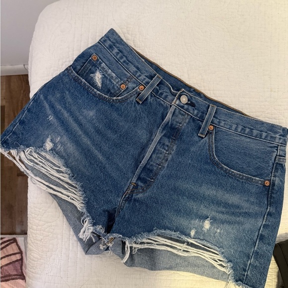 Levi's Blue Jean Shorts Distressed Cut-Off - Picture 2 of 7